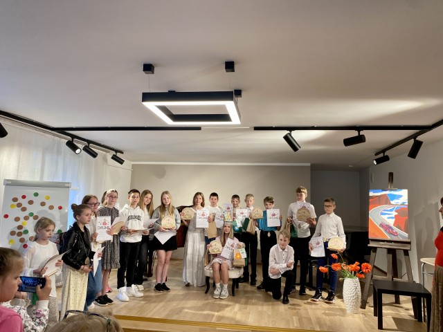 Skaļas lasīšanas sacensībās Skrīveros